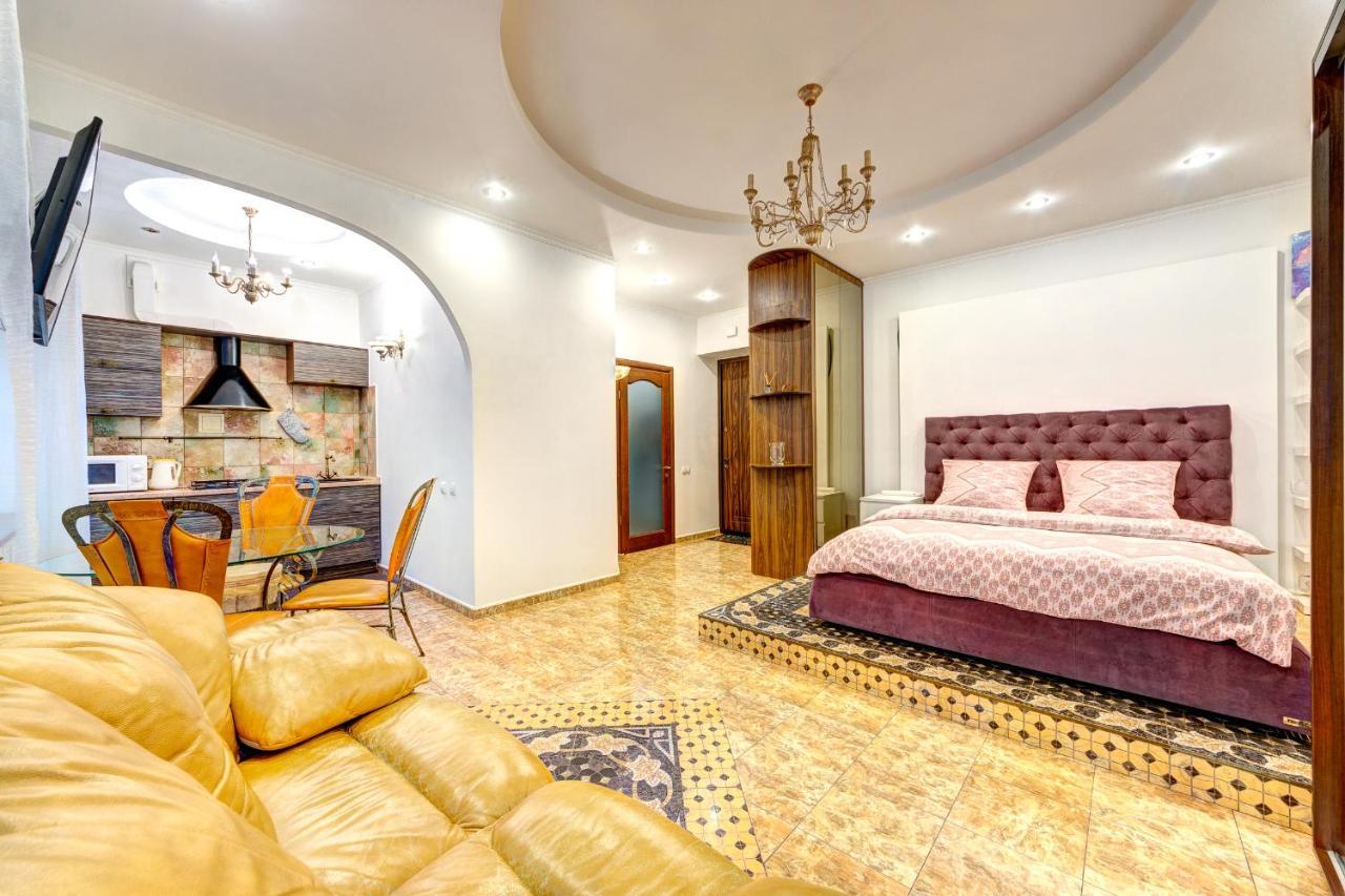 Світло! Vip Apartment In The Druzhby Narodiv Metro Station كييف المظهر الخارجي الصورة
