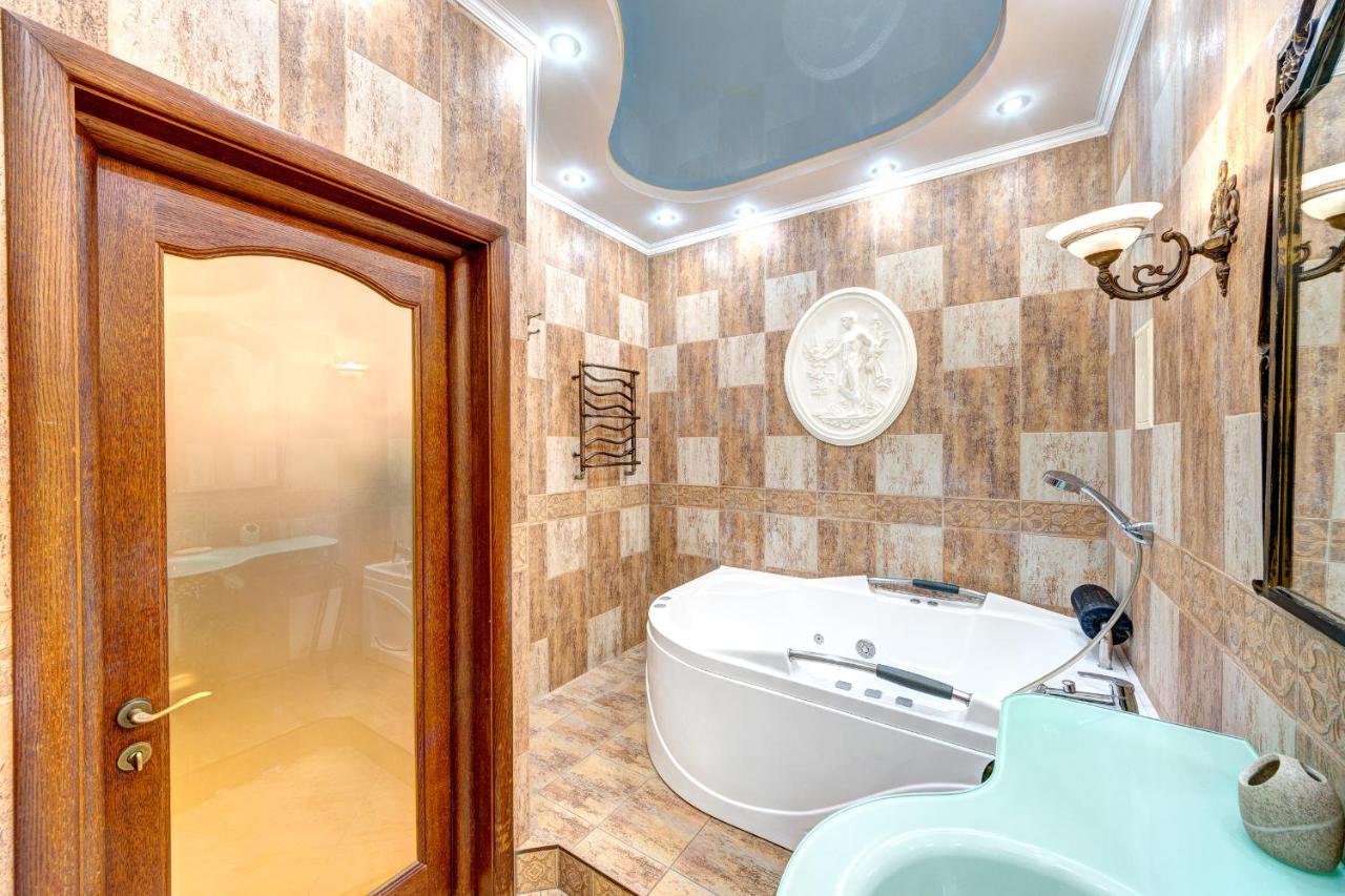 Світло! Vip Apartment In The Druzhby Narodiv Metro Station كييف المظهر الخارجي الصورة