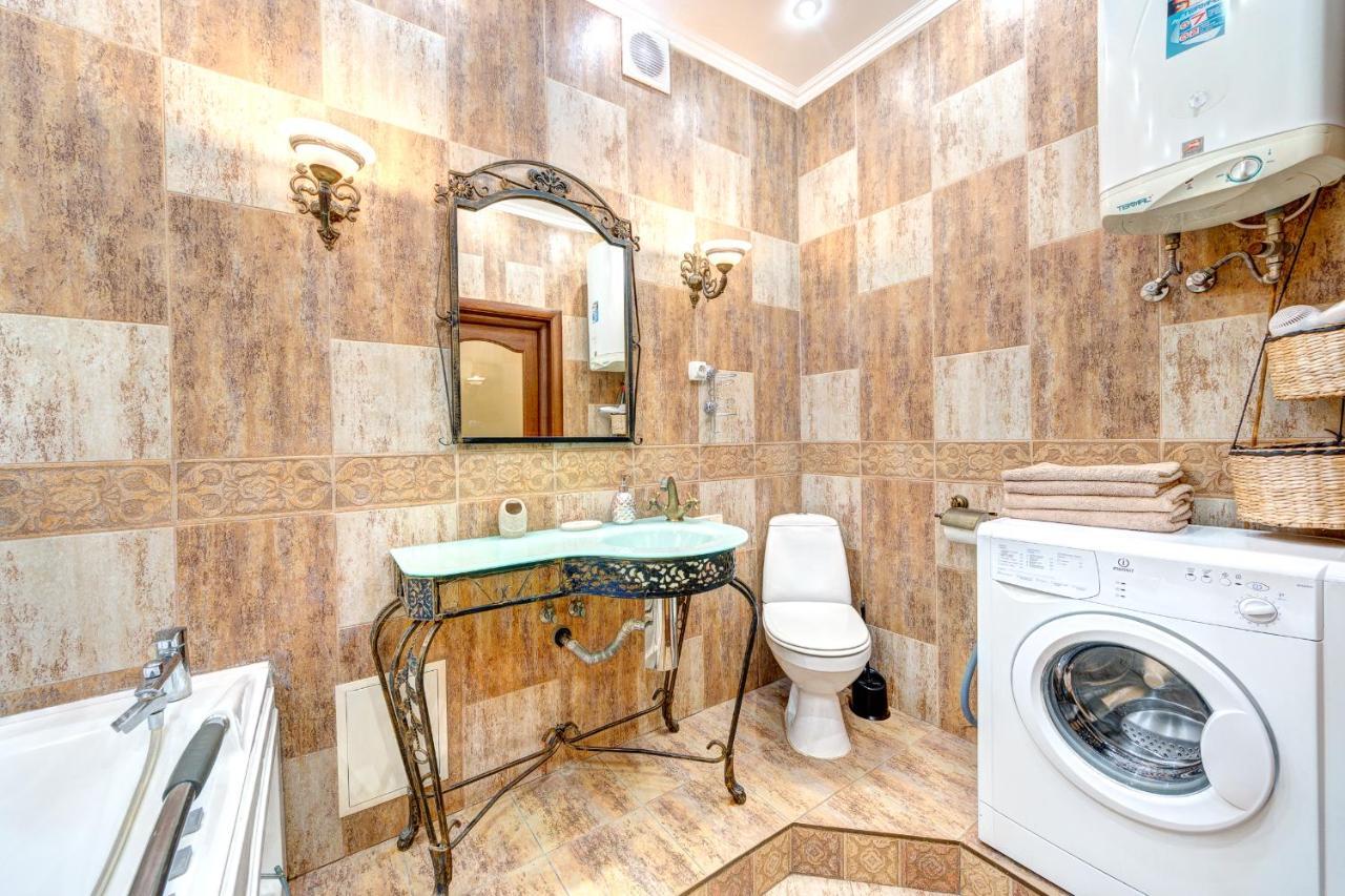 Світло! Vip Apartment In The Druzhby Narodiv Metro Station كييف المظهر الخارجي الصورة